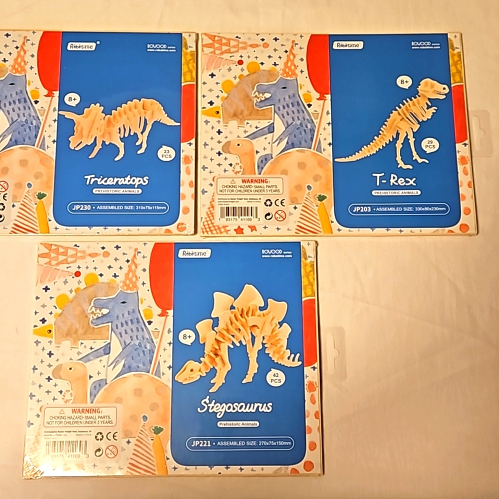 3 NWT Dinosaur Puzzle Model Kits